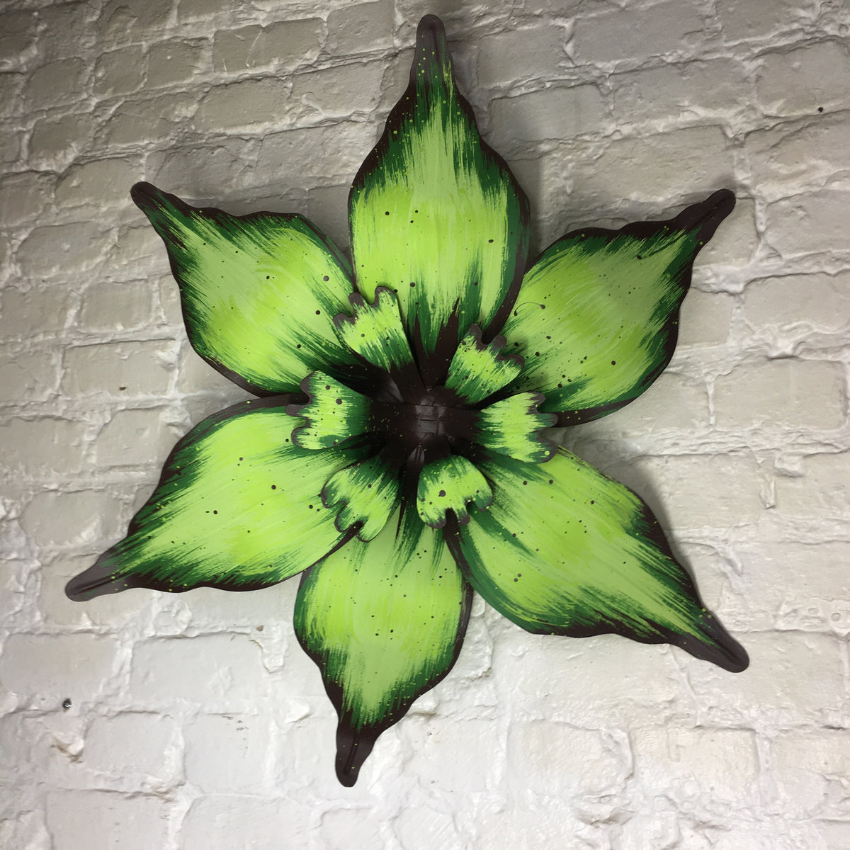 28" Medium Green Carnival House Float Flowers