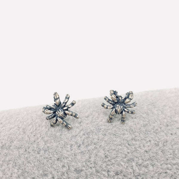 S925 Sterling Silver Gothic Spider Stud Earrings: 1 pair