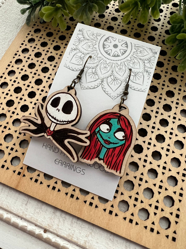 Halloween fun character movie hand painted maple wood )