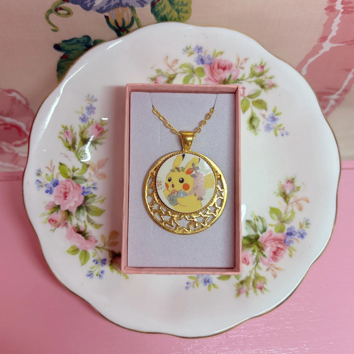 Pokémon Pikachu Necklace Gold