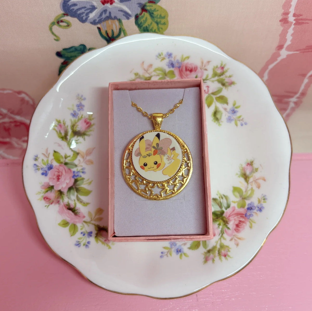 Pokémon Pikachu Necklace Gold