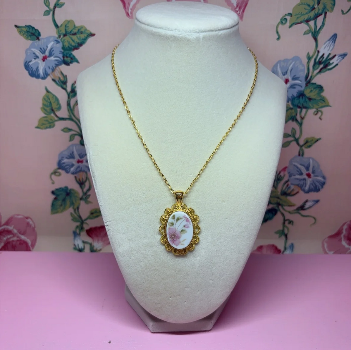 Gilded Filigree Style Bouquet Necklace