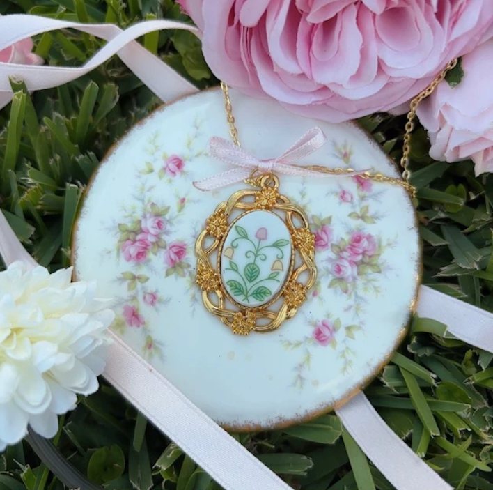 Gilded Lenox Necklace