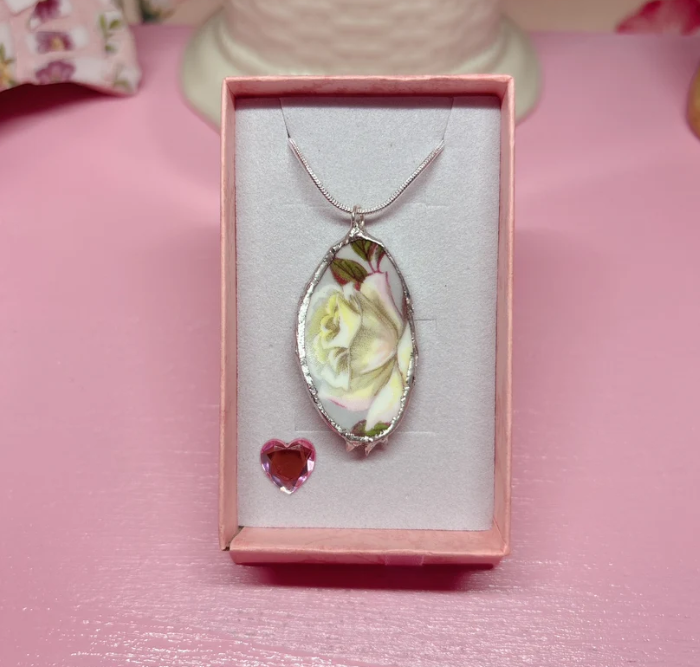 Oval Thorn Rose Necklace