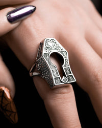 Gravekeeper Ring: 6