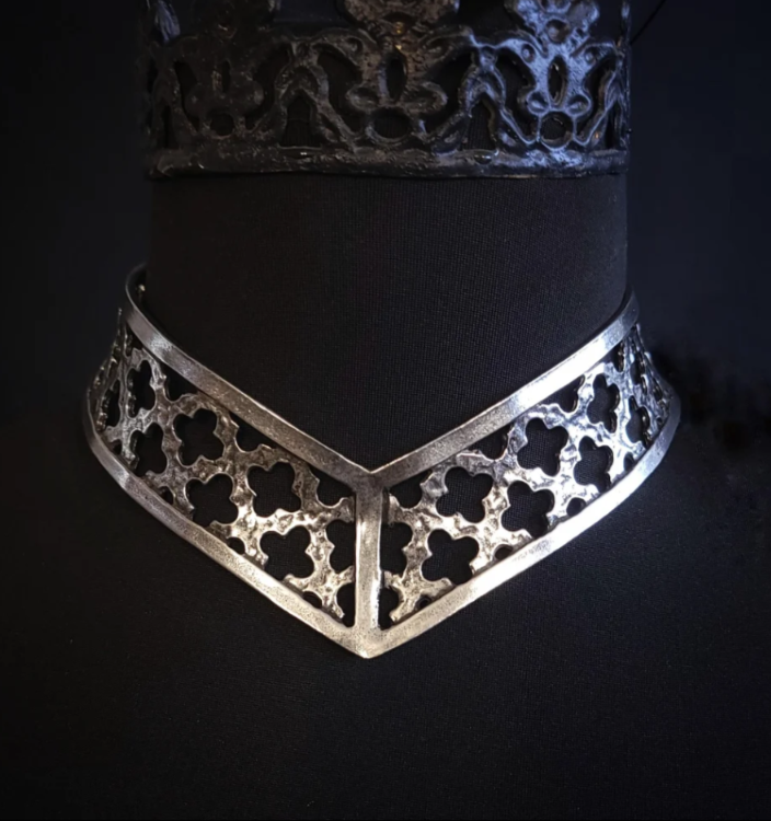 Confessional Choker
