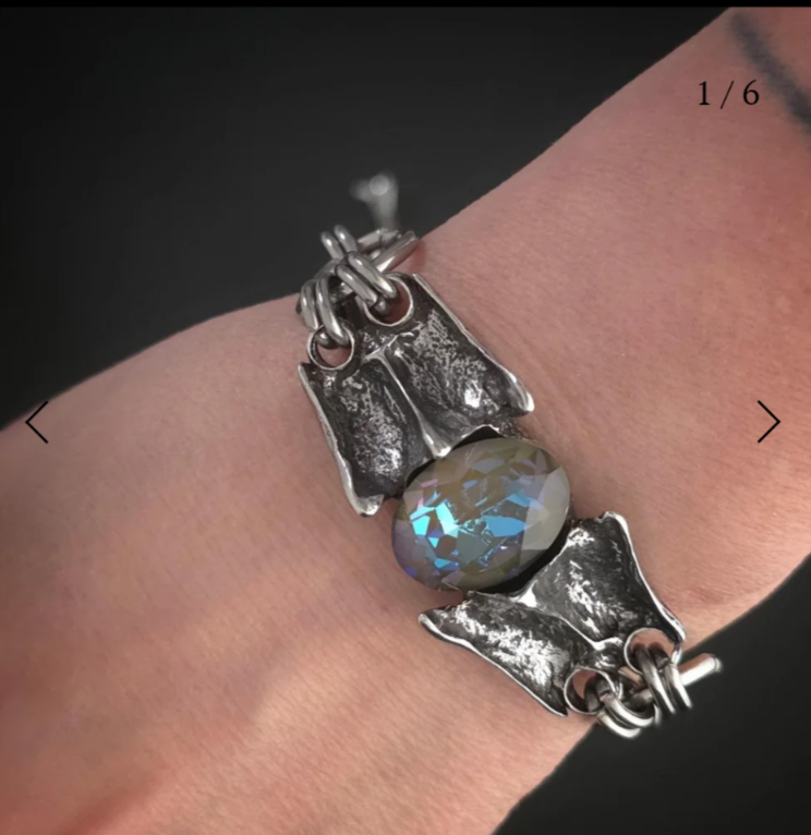 Crystal fox vertebrae bracelet easy on