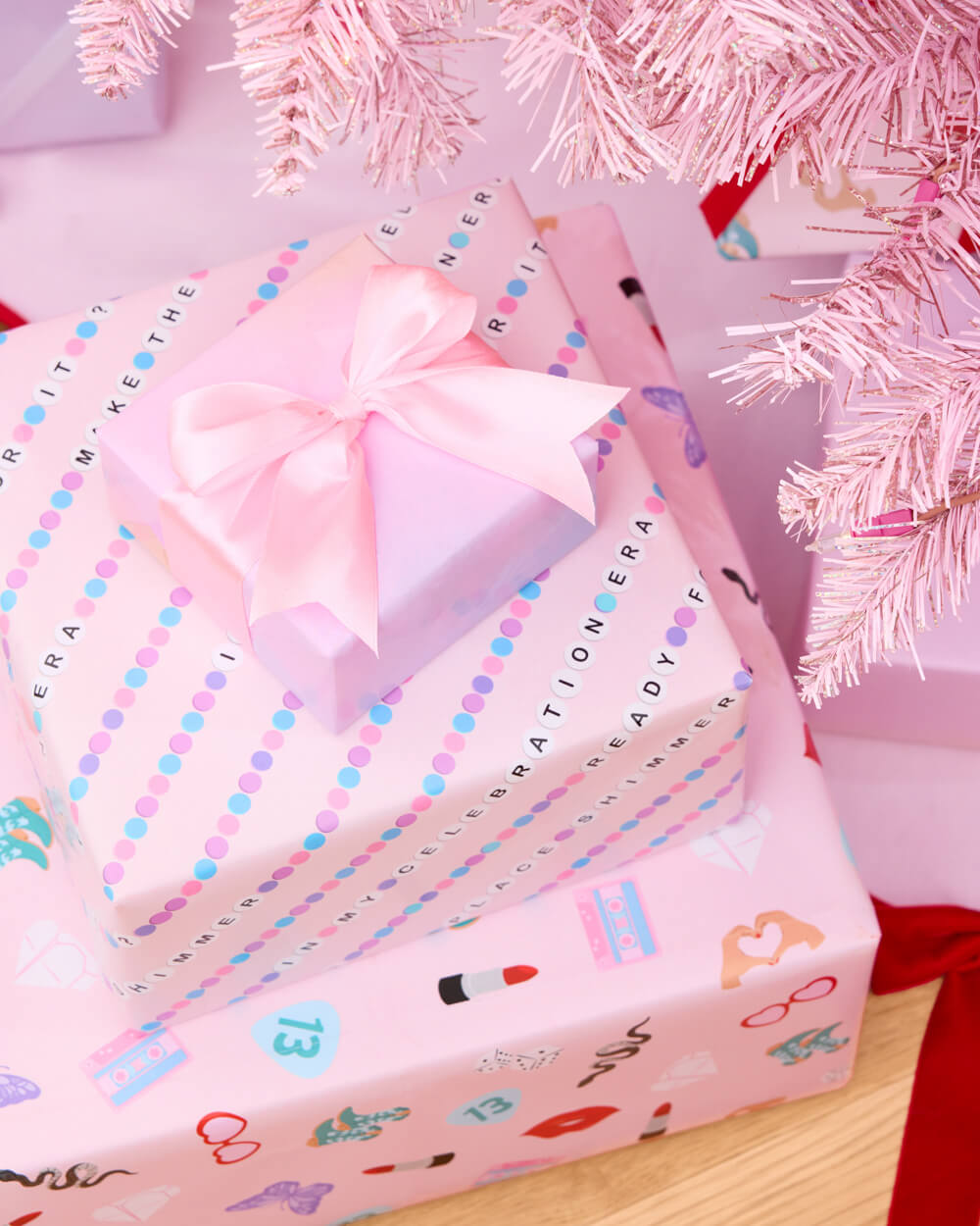 Gifting Era Wrapping Paper - 12 sheets + 16 tags