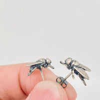 S925 Sterling Silver Fly Stud Earrings: 1 pair