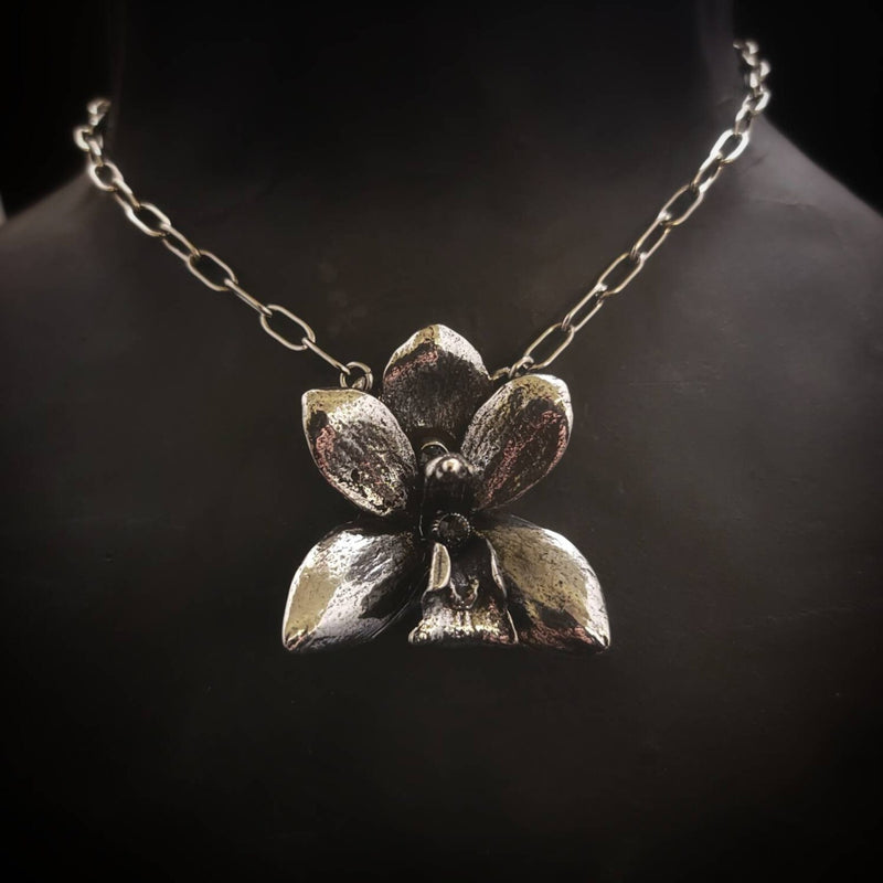 Boat Orchid necklace